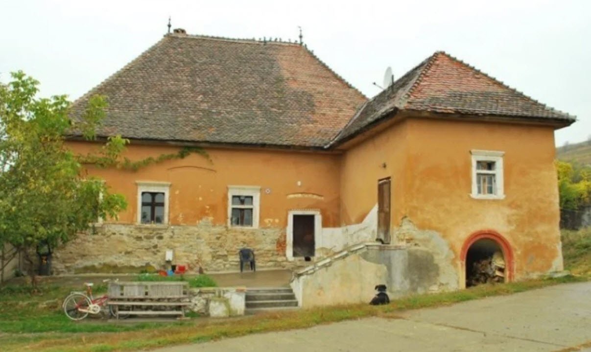 Castelul Eszterhazy, Șard, Romania, Romania